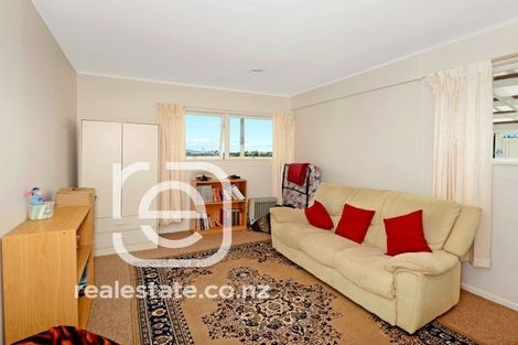 Photo of property in 21 Marlborough Avenue, Glenfield, Auckland, 0629