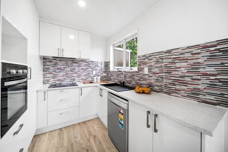 Photo of property in 1/3 Sparrow Place, Weymouth, Auckland, 2103