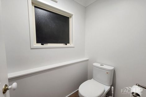 Photo of property in 4 Worthington Place, West Harbour, Auckland, 0618