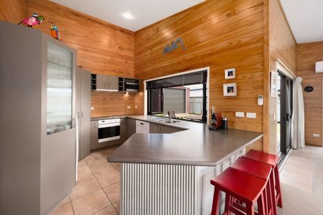 Photo of property in 7 Lakemere Way, Kinloch, Taupo, 3377