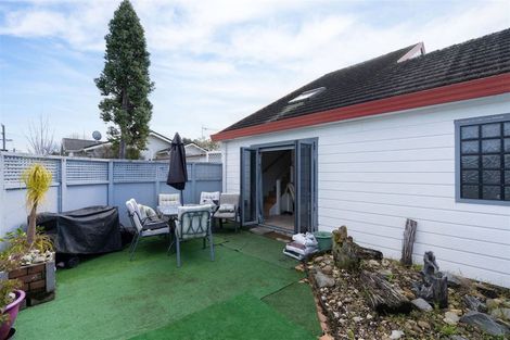 Photo of property in 162a Winchester Street, Levin, 5510