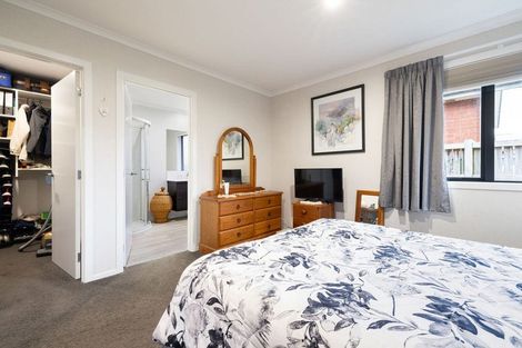 Photo of property in 5 Clifford Close, Leamington, Cambridge, 3432