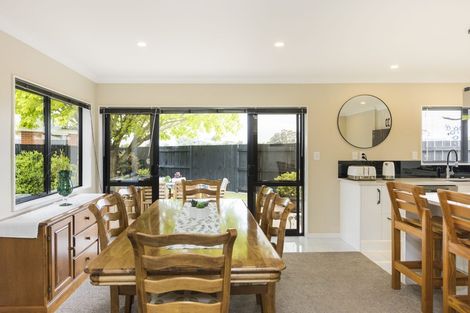 Photo of property in 2 Henley Court, Highbury, Palmerston North, 4412