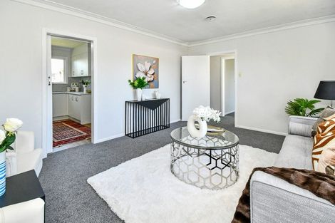 Photo of property in 2/10 Mahon Place, Papatoetoe, Auckland, 2025