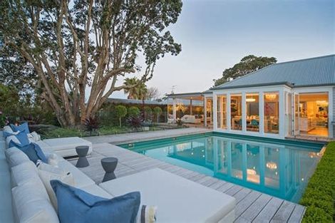 Photo of property in 38 Stanley Point Road, Stanley Point, Auckland, 0624