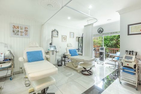 Photo of property in 44 Coroglen Avenue, Birkenhead, Auckland, 0626