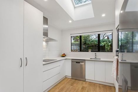 Photo of property in 2/12 Gleneagles Terrace, Ilam, Christchurch, 8053