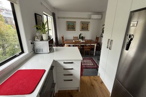 Photo of property in 2/15 Louise Place, Browns Bay, Auckland, 0630