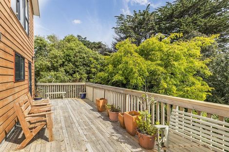 Photo of property in 10 Joseph Banks Drive, Whitby, Porirua, 5024