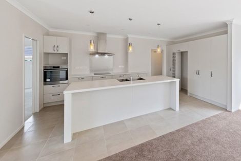 Photo of property in 9 Church Street, Winton, 9720