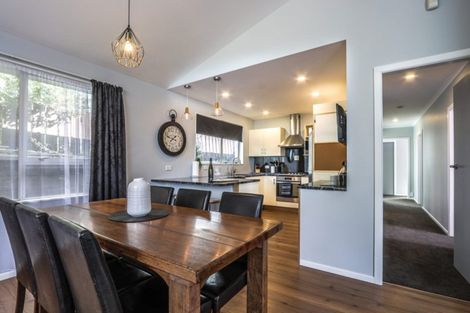 Photo of property in 5 Walton Road, Paraparaumu Beach, Paraparaumu, 5032