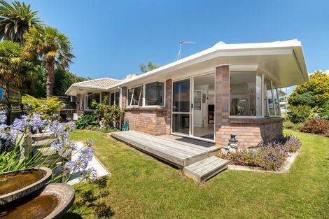 Photo of property in 62a Oxford Street, Tawa, Wellington, 5028