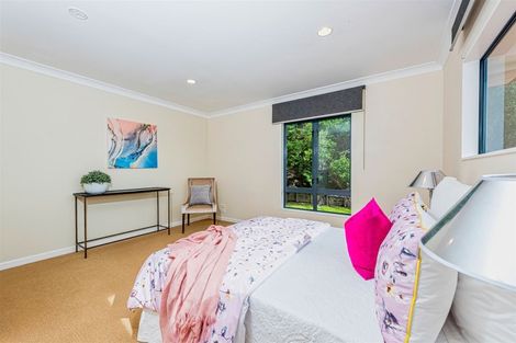 Photo of property in 25 Hogarth Rise, West Harbour, Auckland, 0618