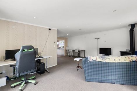 Photo of property in 17 Jenanne Place, Totara Vale, Auckland, 0629