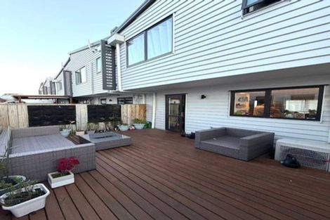 Photo of property in 2/2 Dolphin Street, Pakuranga, Auckland, 2010