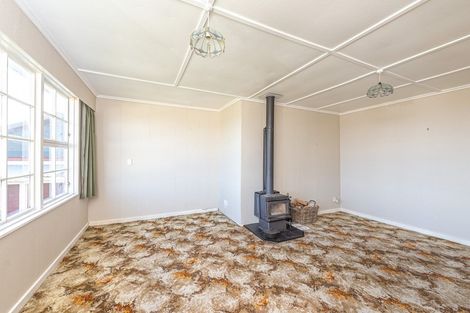 Photo of property in 98 Cornfoot Street, Castlecliff, Whanganui, 4501
