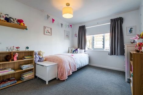 Photo of property in 40 Verran Road, Birkdale, Auckland, 0626