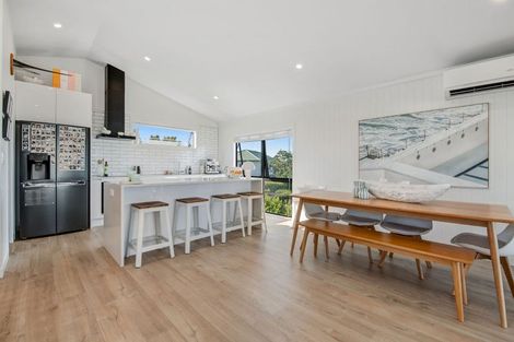 Photo of property in 774b Whangaparaoa Road, Manly, Whangaparaoa, 0930