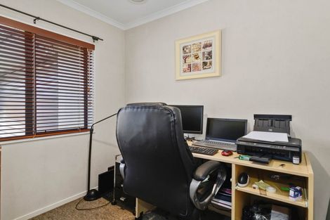 Photo of property in 19 Heaphy Place, Pukehangi, Rotorua, 3015