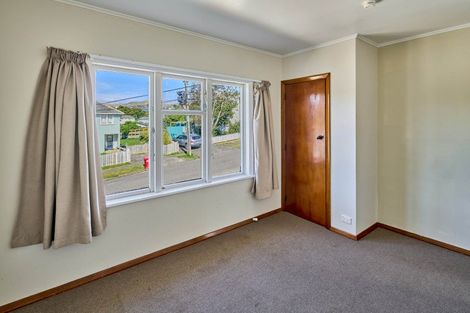 Photo of property in 3-5 York Place, Cannons Creek, Porirua, 5024
