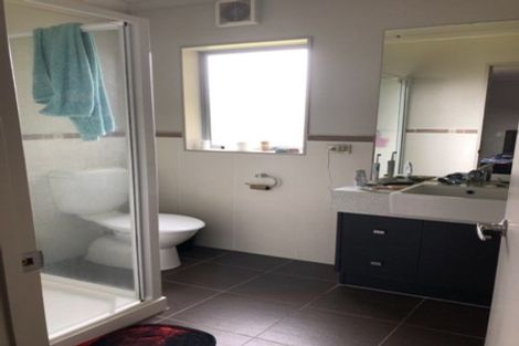 Photo of property in 7 Allerton Place, Wattle Downs, Auckland, 2103