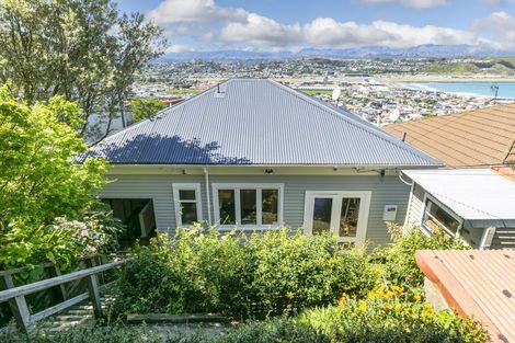 Photo of property in 59 Sutherland Road, Melrose, Wellington, 6023