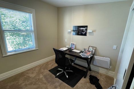 Photo of property in 44 Hawker Street, Mount Victoria, Wellington, 6011