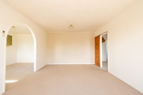Photo of property in 28 Raglan Avenue, Cloverlea, Palmerston North, 4412