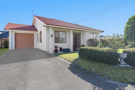 Photo of property in Cotswold Court, 1/8 Cheyne Road, Pyes Pa, Tauranga, 3112