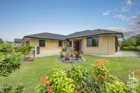 Photo of property in 2 Orchard Lane, Huapai, Kumeu, 0810