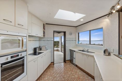 Photo of property in 31 Ridge Road, Waiake, Auckland, 0630