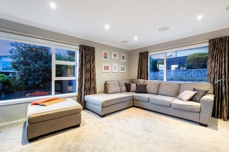 Photo of property in 15 Sumner Terrace, Aotea, Porirua, 5024