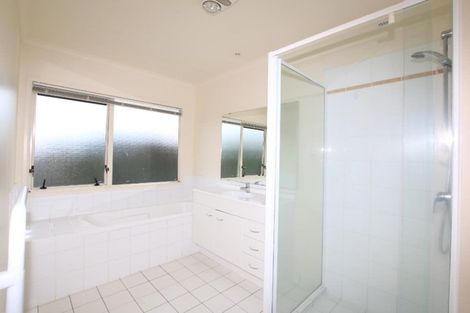 Photo of property in 43 Kinleith Way, Albany, Auckland, 0632