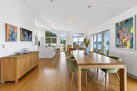 Photo of property in 16 Signallers Grove, Breaker Bay, Wellington, 6022