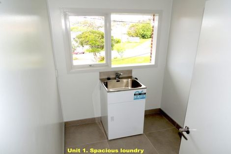 Photo of property in 9 Seaview Road, Castor Bay, Auckland, 0620