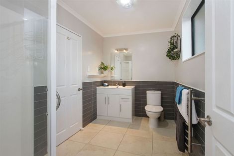 Photo of property in 25 Cape Vista Crescent, Pukekohe, 2120