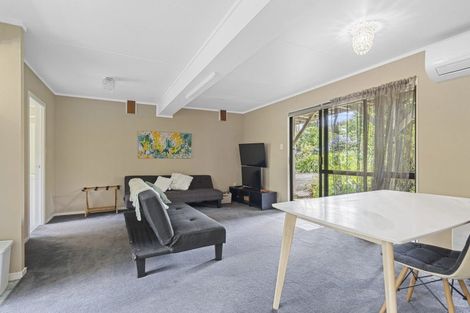 Photo of property in 52 Pitcairn Street, Oakura, 4314