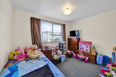 Photo of property in 2/54 Riversdale Drive, Merrilands, New Plymouth, 4312