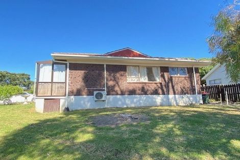 Photo of property in 2/21 Highland Park Drive, Highland Park, Auckland, 2010