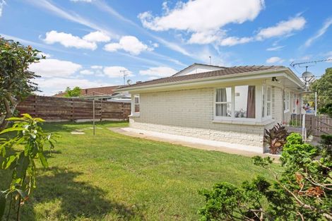 Photo of property in 2/12 Meadway, Sunnyhills, Auckland, 2010