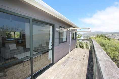 Photo of property in 16 Morere Street, Titahi Bay, Porirua, 5022