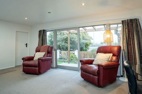 Photo of property in 37a Kinmont Crescent, Kinmont Park, Mosgiel, 9024