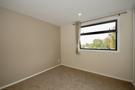 Photo of property in 41e Camelot Place, Glenfield, Auckland, 0629