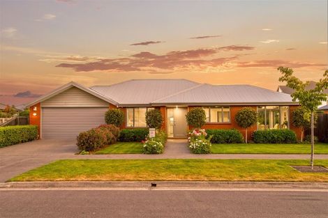Photo of property in 21 Somerville Crescent, Aidanfield, Christchurch, 8025