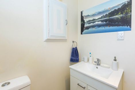 Photo of property in 4/6 Ruahine Street, Trentham, Upper Hutt, 5018