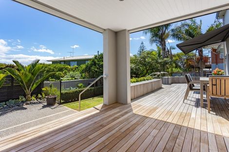 Photo of property in 105 Muir Avenue, Mangere Bridge, Auckland, 2022