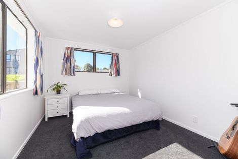 Photo of property in 2/68 View Road, Henderson, Auckland, 0612