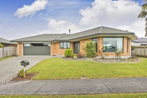 Photo of property in 8 Woodgate Court, Fitzherbert, Palmerston North, 4410