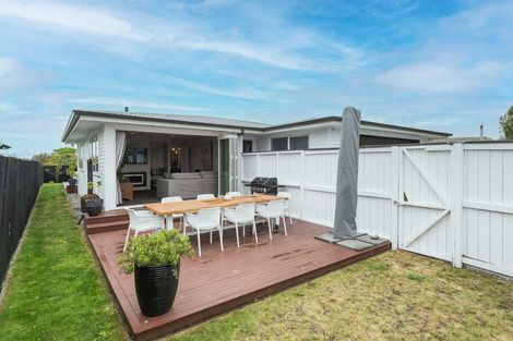 Photo of property in 33 Reginald Street, Burwood, Christchurch, 8083