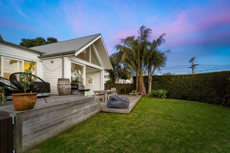 Photo of property in 17 Vincent Road, Northcote Point, Auckland, 0627